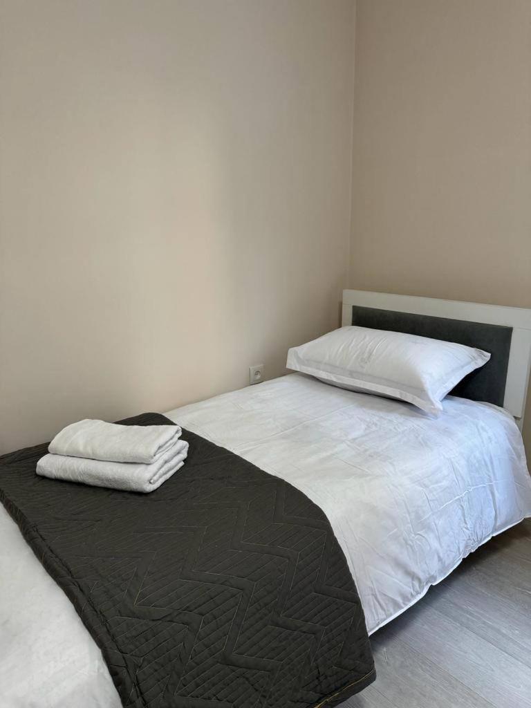 Comfort Plus Ostello Almaty Esterno foto